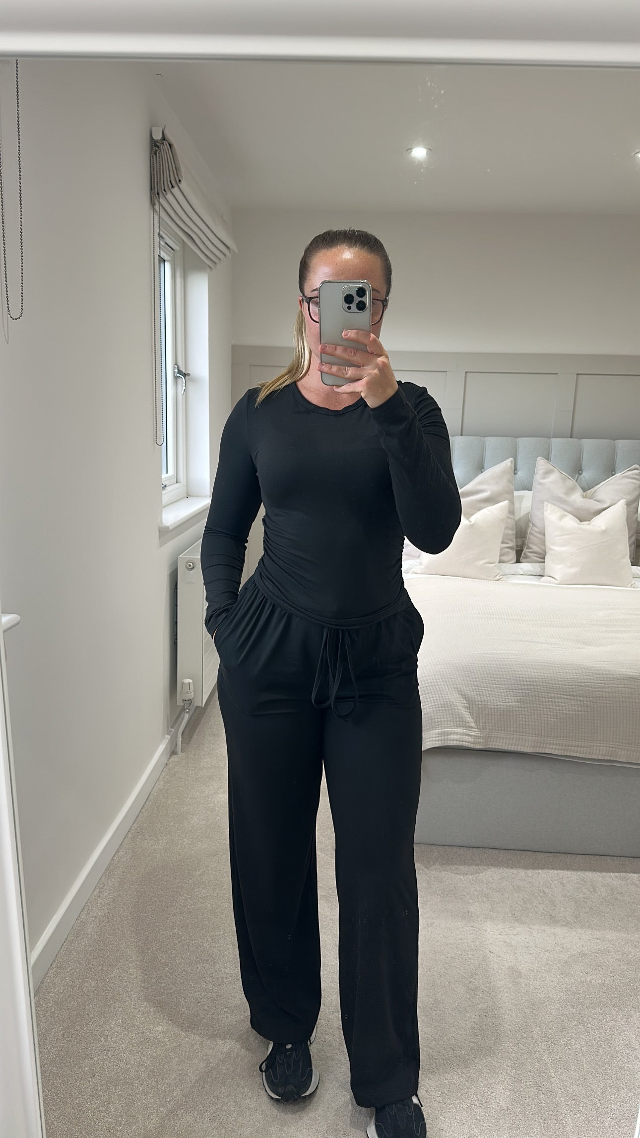 Black soft stretchy basic longsleeve loungeset