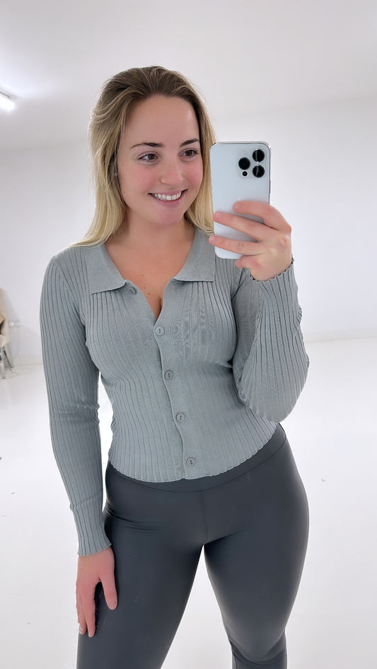 Grey ribbed button up top